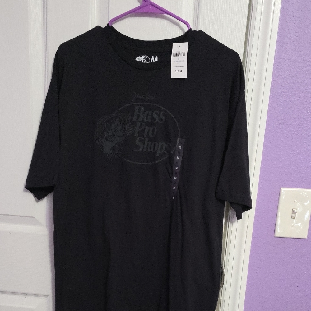Bass Pro Shops Black Short Sleeve Tee